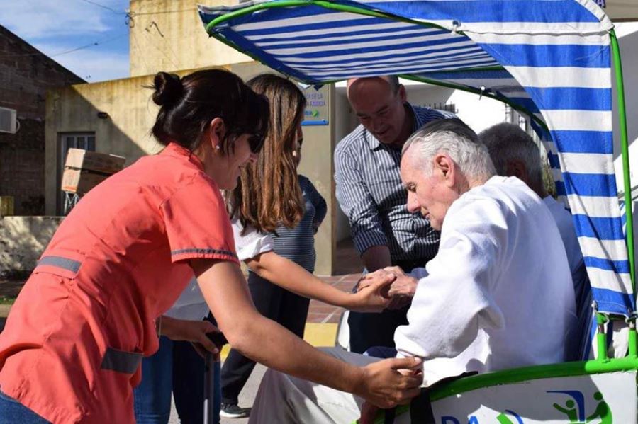 Laprida es la primera ciudad del país con “Bicis sin edad”, un programa que une a distintas generaciones
