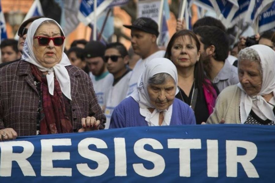 Madres de Plaza Mayo encabezarán una marcha de 24 horas para decirle “chau” a Macri