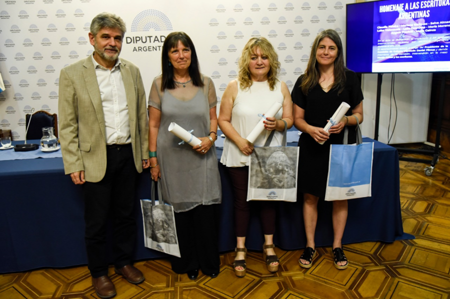 Escritoras argentinas fueron homenajeadas en el Congreso: "Esta visibilidad social es por la fuerza imparable del feminismo"