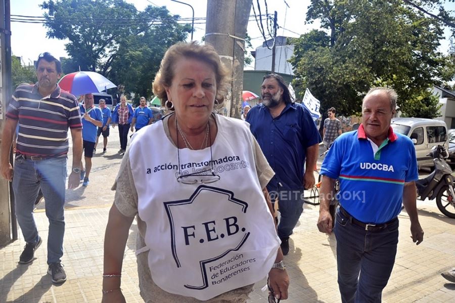 Kicillof se reúne hoy con los gremios docentes de la provincia