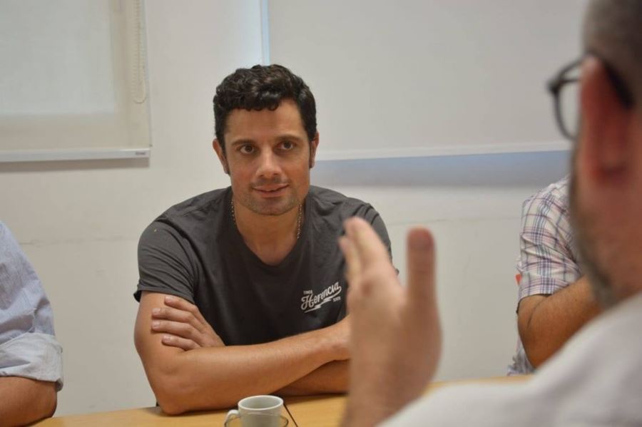 Intendentes al rescate: Mauro García se suma a los jefes comunales que renuncian a sus salarios