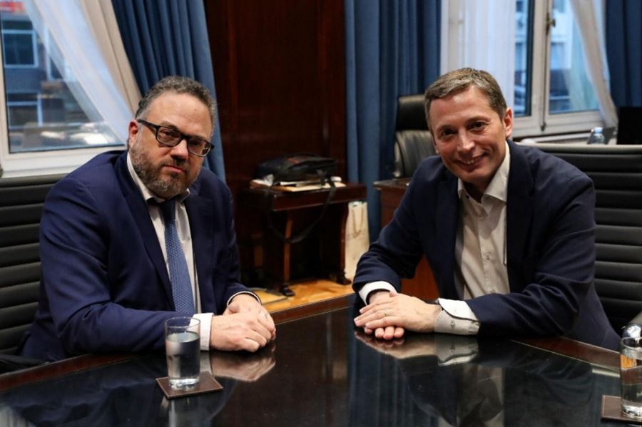 El intendente Gray y trabajadores de Cresta Roja se reunieron con el ministro de Desarrollo Productivo de la Nación