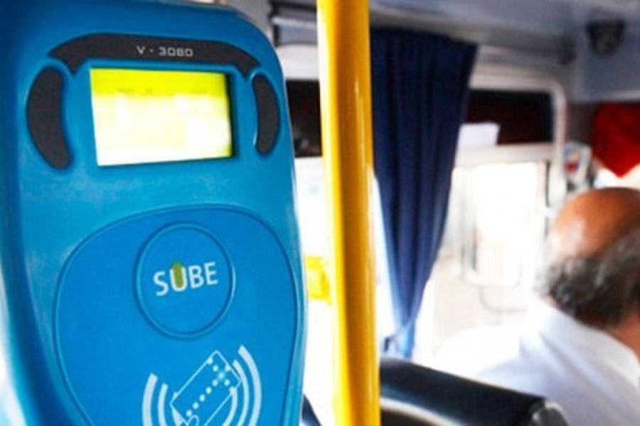 El Gobierno congeló por 120 días las tarifas de colectivos y trenes