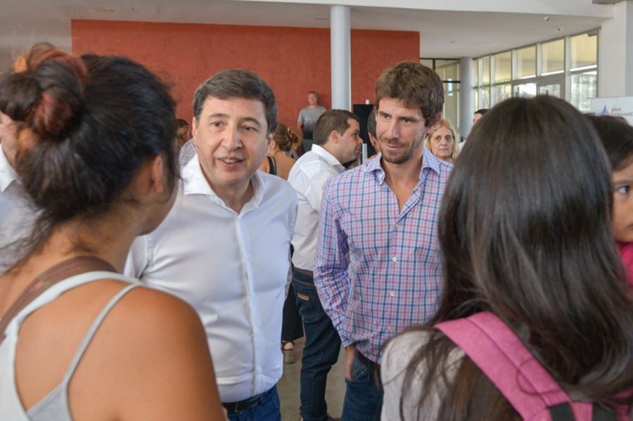 Arroyo entregó las tarjetas Alimentar en San Fernando junto al intendente Andreotti