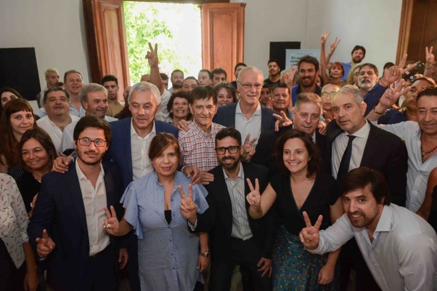 Restituyeron los bustos de Perón y Evita en el ministerio de Salud de la Provincia: "Es es un acto de justicia"