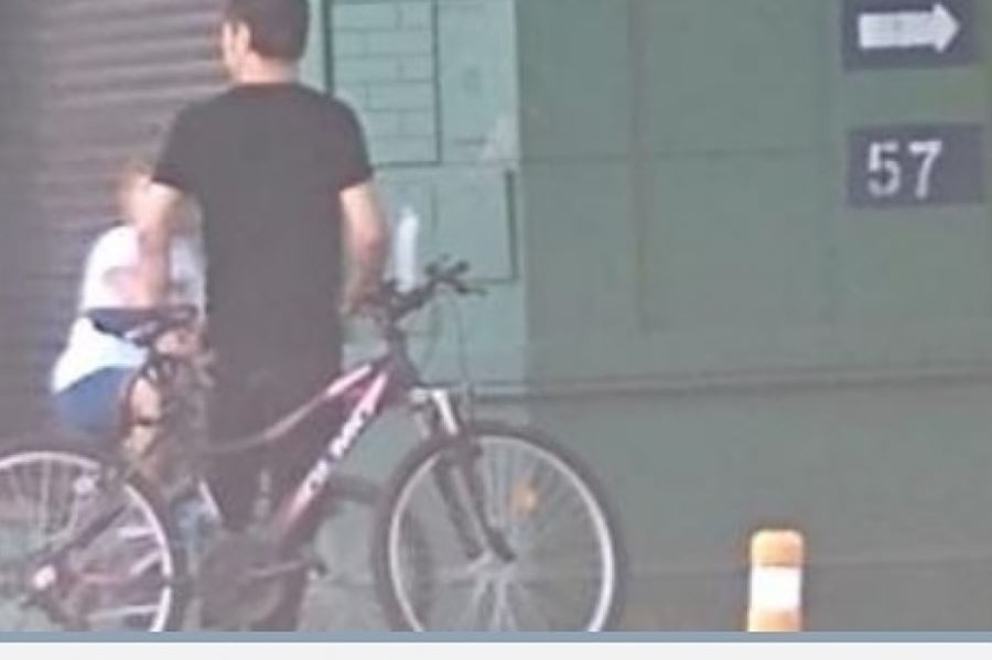 Kicillof salió a andar en bicicleta con su hijo y sorprendió a los platenses
