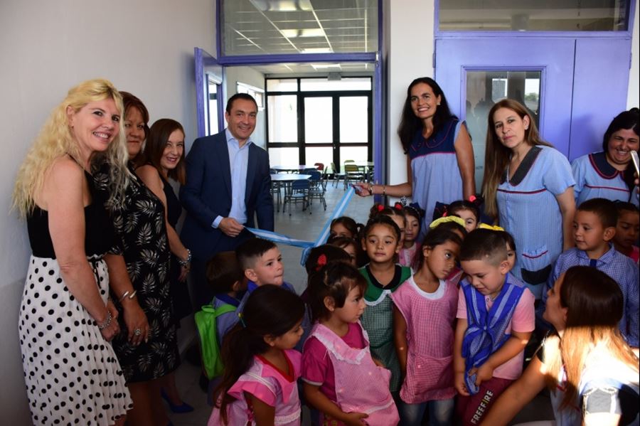 Intendentes e intendentas coparon las redes con el inicio de los ciclos lectivos en sus tierras