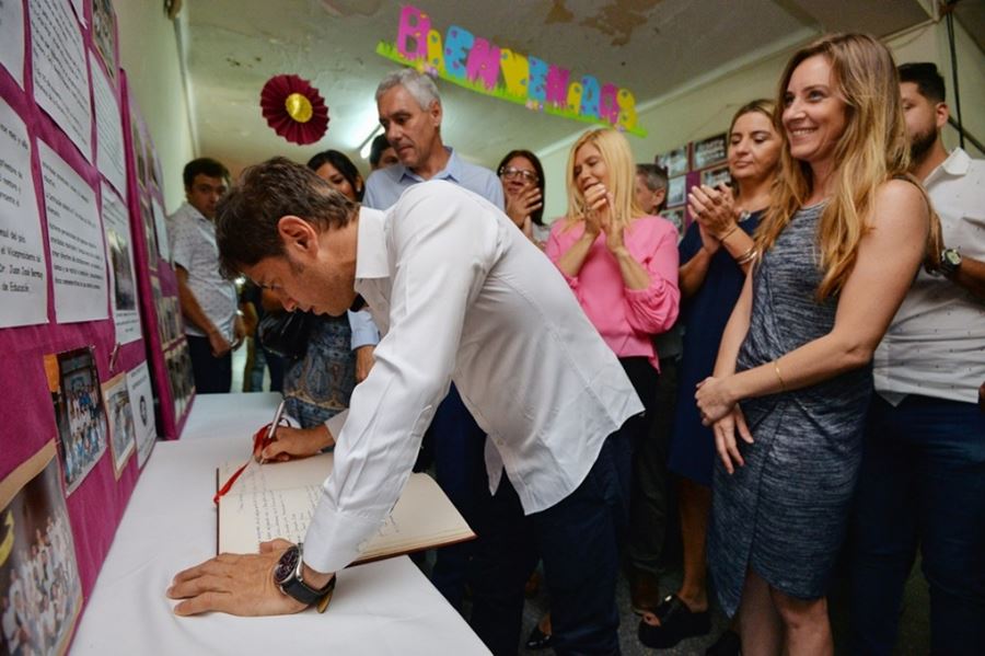 "Para este gobierno, lo primero es la educación", aseguró Kicillof durante la inauguración del ciclo lectivo