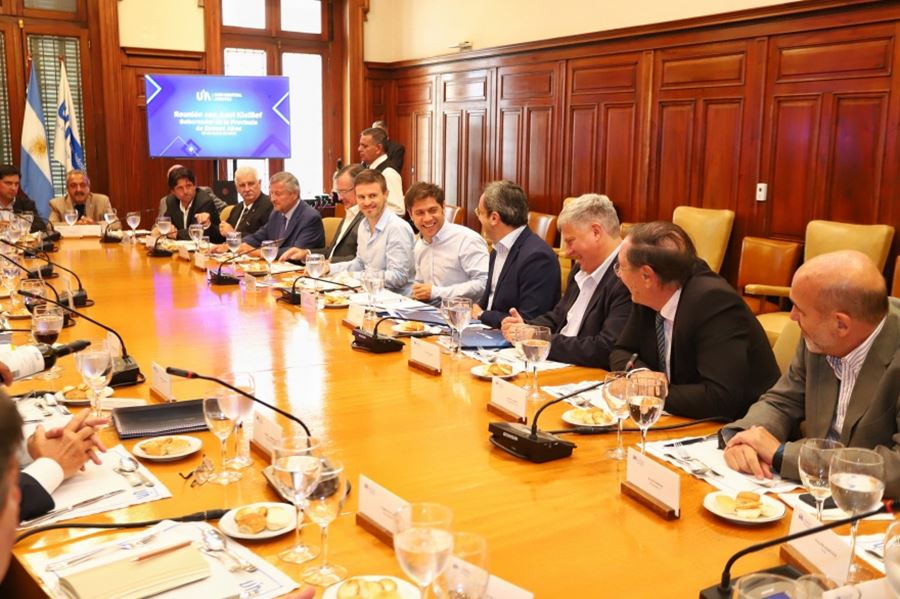 Kicillof y Costa se reunieron con dirigentes de la UIA para trabajar en el desarrollo de los sectores industriales