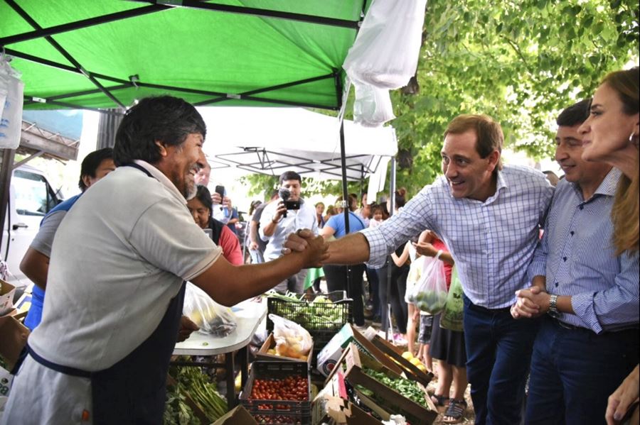 Arrancó la entrega de las tarjetas Alimentar en La Plata