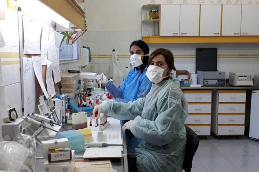 Cómo funcionan los 13 laboratorios bonaerenses que se sumaron al Malbrán para realizan testeos