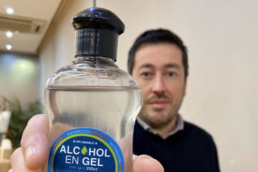Malvinas Argentinas ya lleva producido más de 23.000 litros de alcohol en gel para los hospitales de la zona