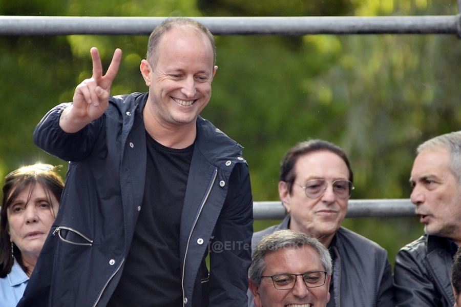 Martín Insaurralde: "Seguimos priorizando el cuidado de la vida y la salud de los vecinos"