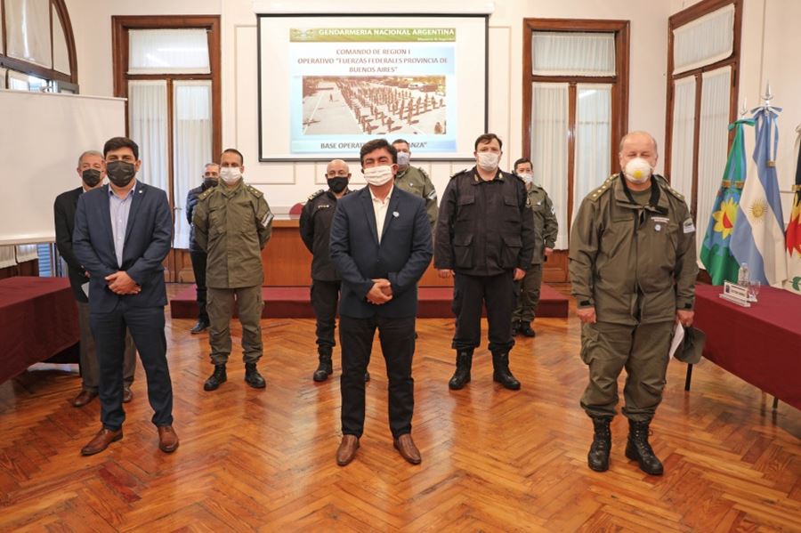 Fernando Espinoza se reunió con la Gendarmería para ampliar los controles por la cuarentena