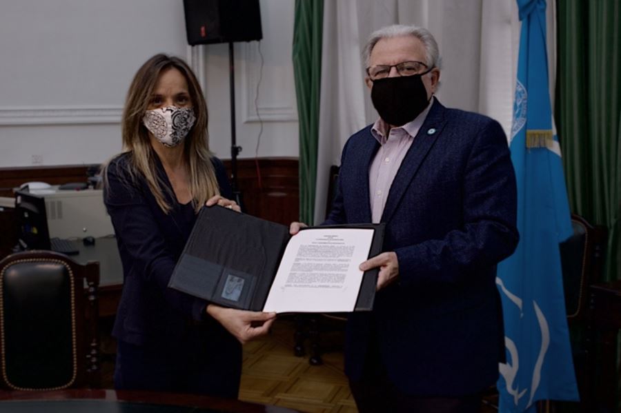 Malena Galmarini firmó convenios con Barbieri, rector de UBA para capacitación, investigación y auditoría