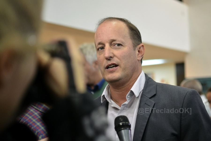 Martín Insaurralde cruzó a Cornejo:  “Hay que ser muy cínico y canalla para cuestionar el aislamiento”
