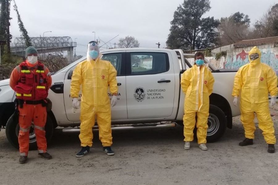 Miles de voluntarios de la UNLP recorren las zonas más vulnerables en un operativo sin precedentes