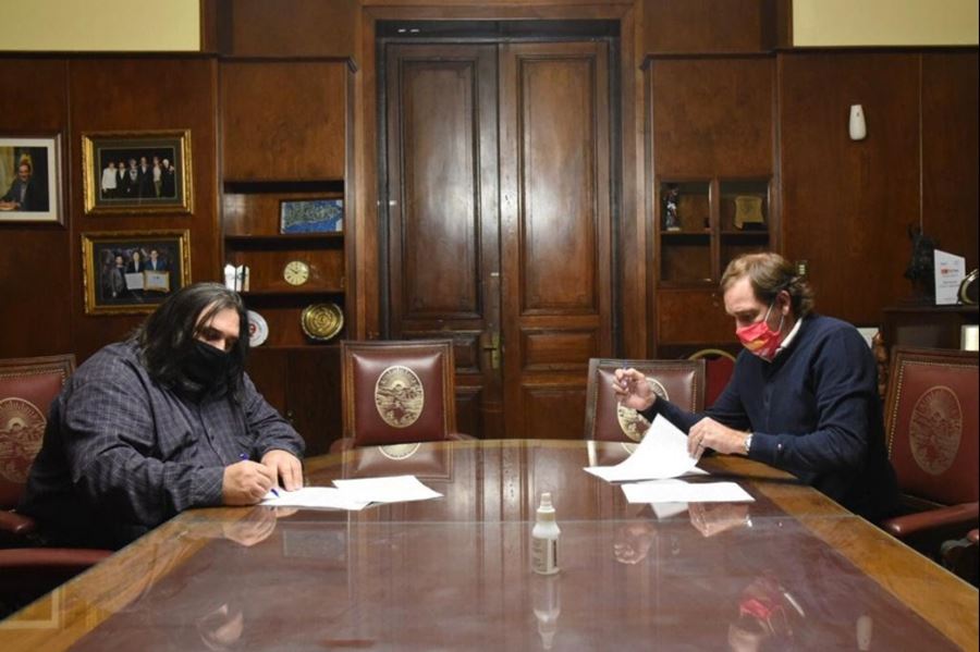 Coronavirus: Garro y Baradel firmaron un convenio para utilizar la sede de Suteba en casos de pacientes leves