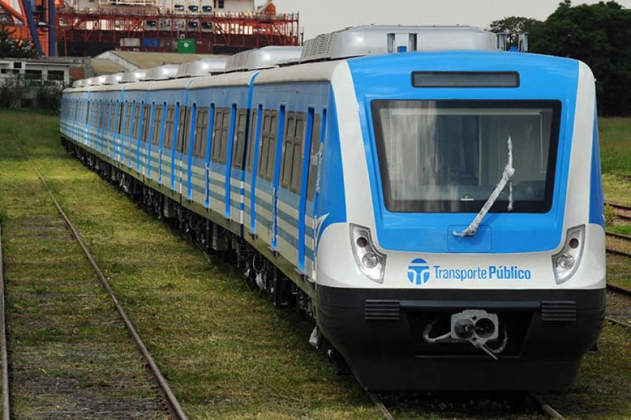 A partir de este lunes los trabajadores esenciales deberán reservar su lugar en el tren Sarmiento: toda la información