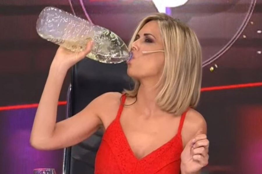 Viviana Canosa tomó dióxido de cloro en vivo y desde el Gobierno salieron a advertir sobre su peligrosidad