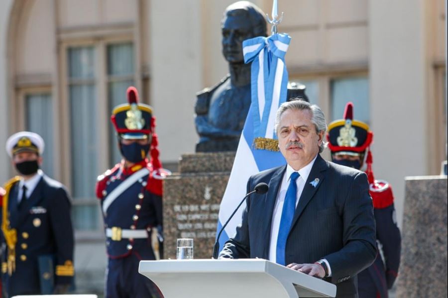 El Presidente formuló un llamado a los argentinos a seguir el ejemplo del general San Martín