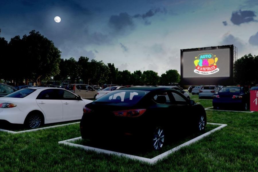 Nuevas costumbres: El autocine recargado llega a La Plata