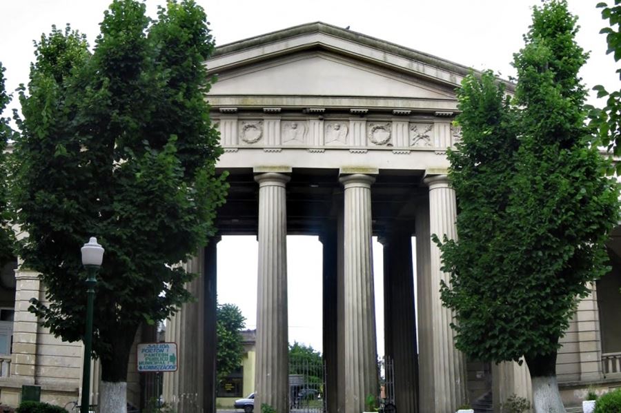 Con protocolos estrictos, este lunes reabre el cementerio de La Plata