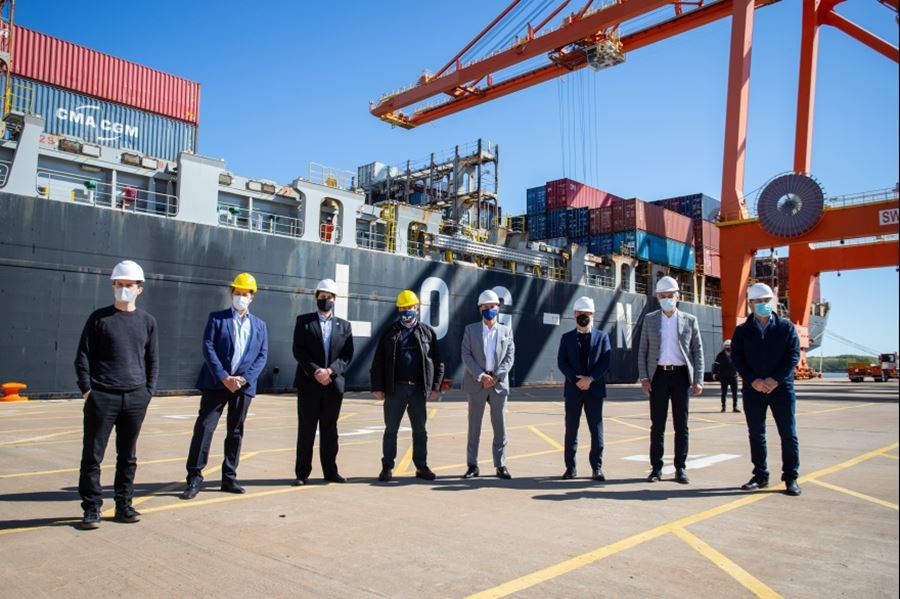Kicillof recibió al primer buque que importa y exporta desde el puerto de La Plata hacia China