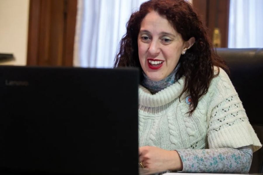 Ministra bonaerense, aislada tras haber estado en contacto con un positivo para coronavirus