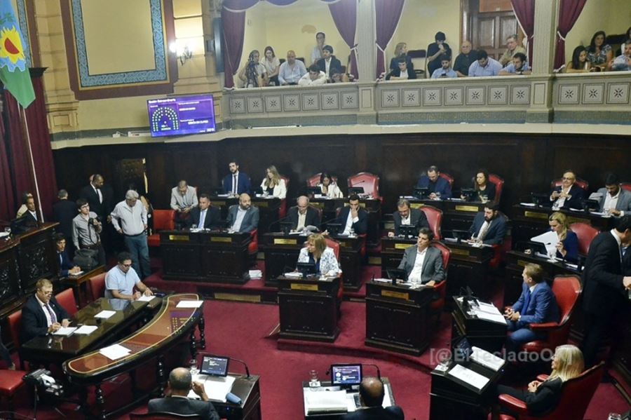 Senadores de Juntos por el Cambio repudiaron las tomas de los edificios municipales de Olavarría y Junín