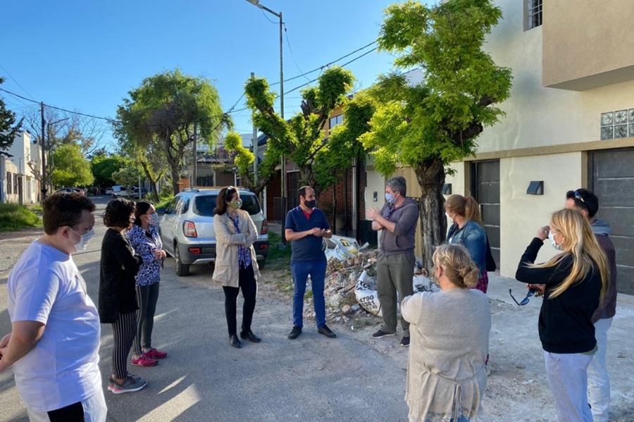 Crespo se reunió con vecinos del barrio Hipódromo por la inseguridad