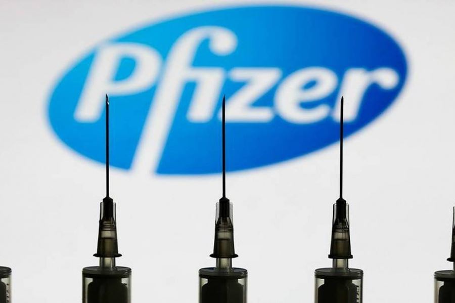 Coronavirus: Pfizer recortó a la mitad las dosis de las vacunas que tenía pensado producir