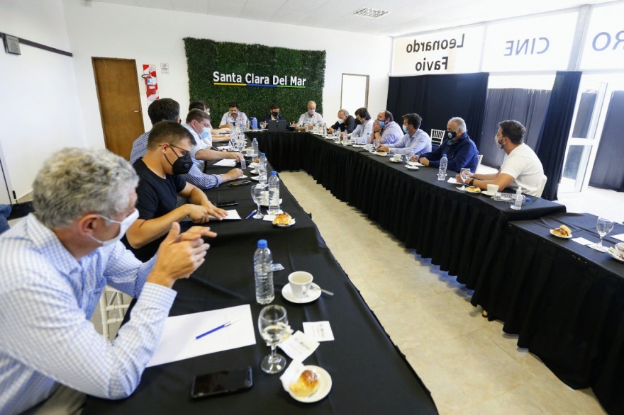 Kicillof se reunió con los intendentes para analizar las restricciones horarias