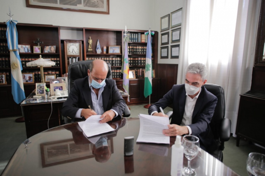 Después de 4 años, firmaron el convenio para la finalización de la obra de la terminal de ómnibus