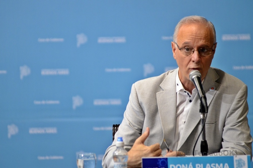 Hubo récord de inscriptos para la vacunación y Gollan pidió: “No hagan politiquería barata con esto”