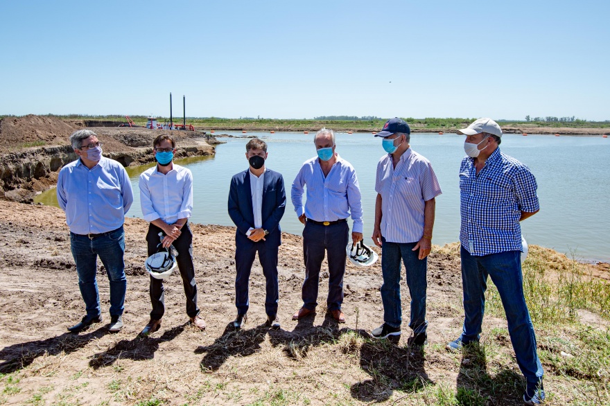 De qué se trata el plan estratégico de mejora de caminos rurales presentado por Kicillof