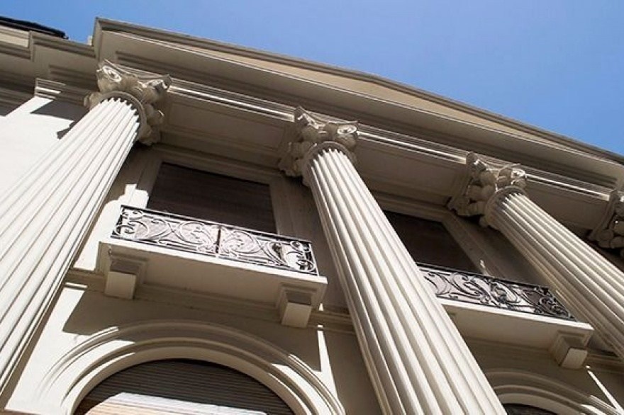 La facultad de Derecho de la UNLP abrió la inscripción para integrar los consultorios jurídicos gratuitos