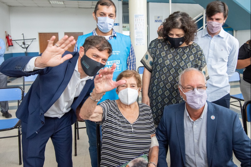 Kicillof: “Estamos orgullosos de ver también a la universidad pública a disposición del plan de vacunación"