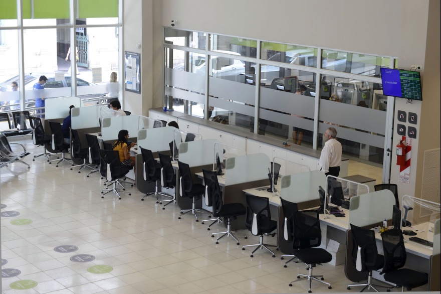 Desde este lunes los bancos vuelven a atender en el horario habitual de 10 a 15 en toda la provincia