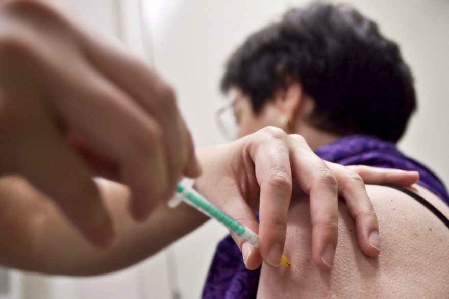 PAMI pone en marcha la campaña de vacunación contra la gripe: todo lo que tenés que saber