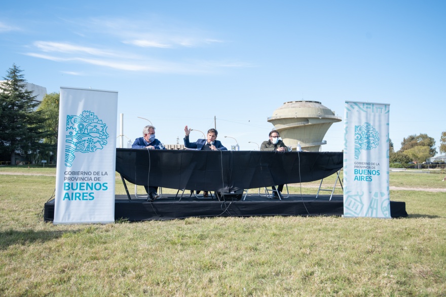 Kicillof: “Comenzamos a solucionar los problemas de distribución de agua potable en Bahía Blanca”