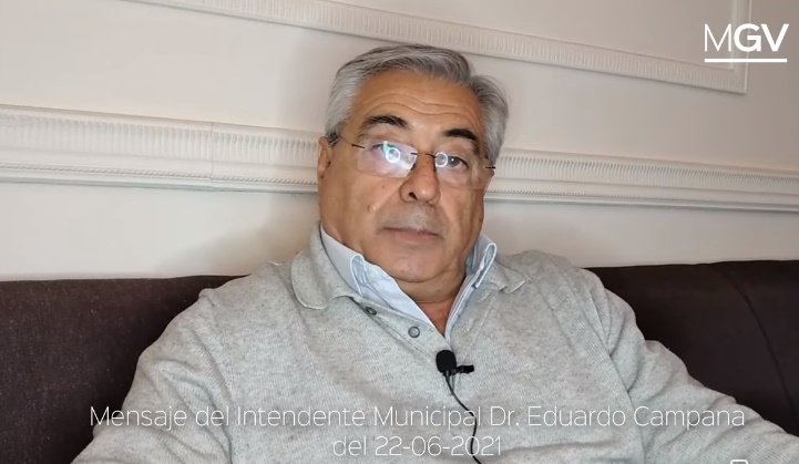 El intendente de Villegas se disculpó por el video donde brinda con amigos