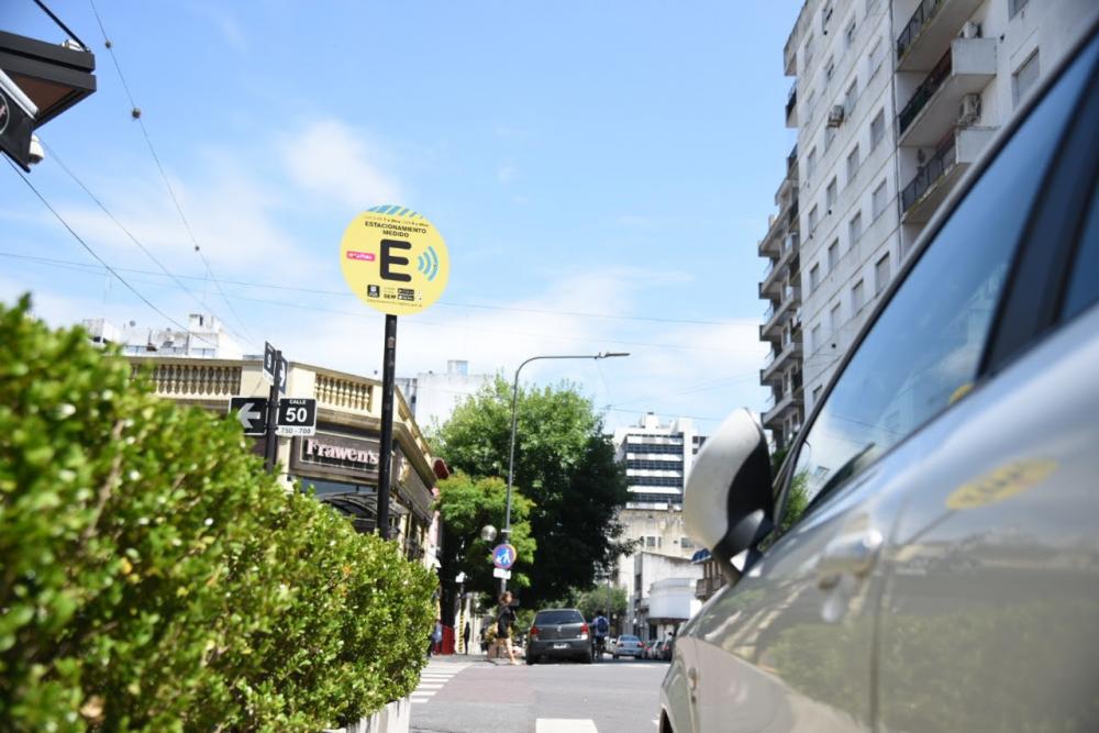 La Plata: Comenzó a regir el cobro del estacionamiento medido