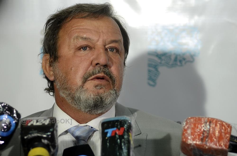 Roberto Costa presenta un libro para concejales con prólogo de Vidal