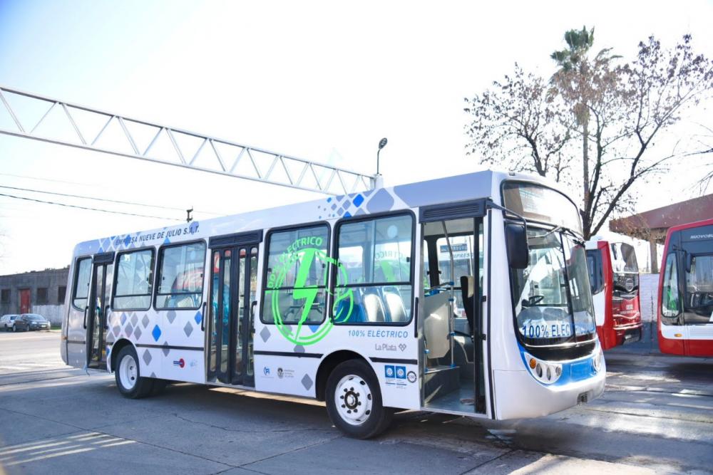 La Plata suma una flota de colectivos sustentables a la red de transporte