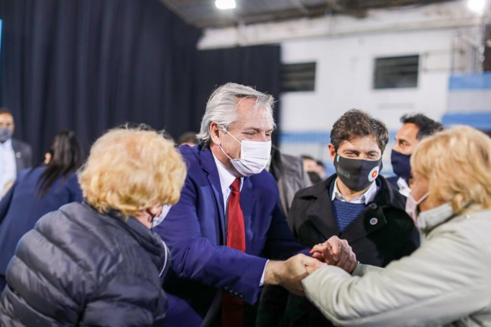 Alberto Fernández anunció que dará un bono de 5.000 pesos a jubilados