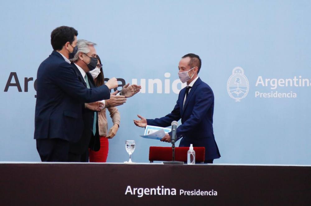 En resumen: Por qué la X y cómo se accede al DNI para personas no binarias