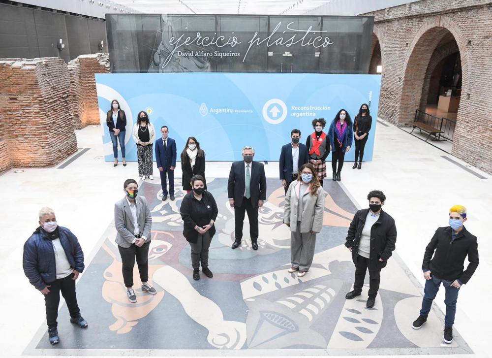 Presentaron el nuevo Documento Nacional de Identidad para personas no binarias