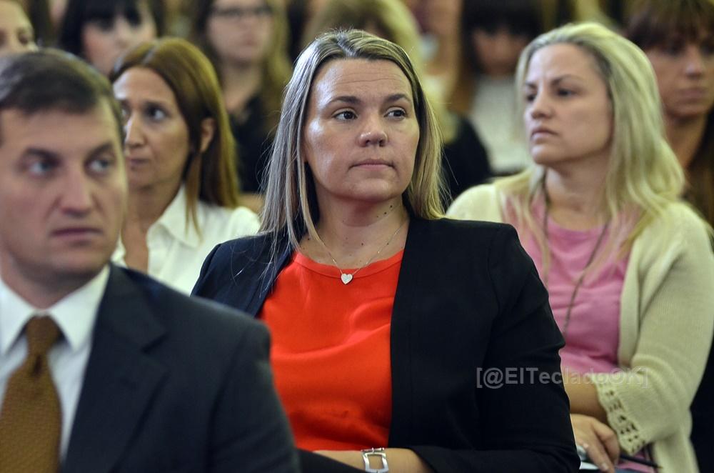 Denuncian a Petrovich por pagarle a una empleada con un contrato del Senado
