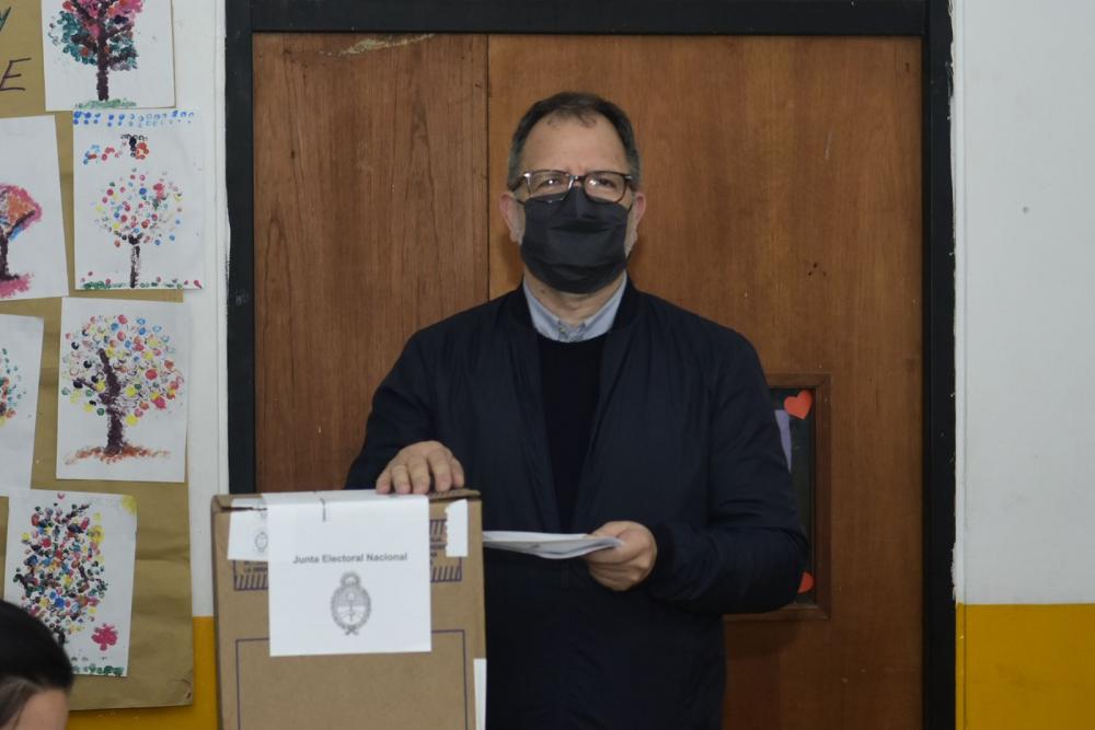 Votó Perechodnik: Advirtió “problemas con las boletas de Juntos”